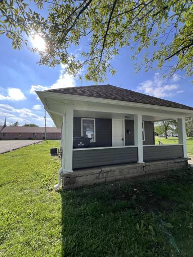 Main picture of 2121 S Madison Ave