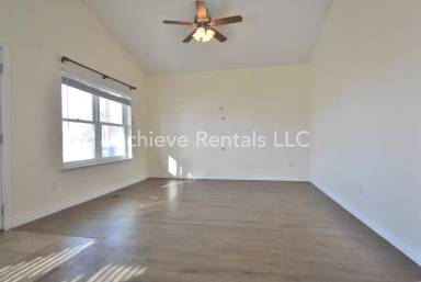 Main picture of 47 S 2nd E