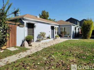Main picture of 250 6th Ave