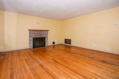 Main picture of 8702 18th Ave NW