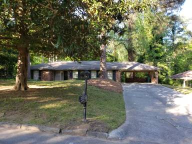 Main picture of 5805 Mountain Creek Rd