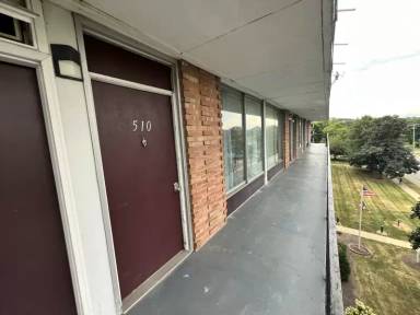 Main picture of 2331 East Market Street - 526