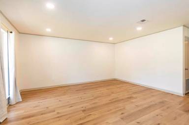 Main picture of 310 Rena Dr