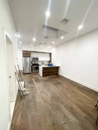 Main picture of 280 Autumn Ave