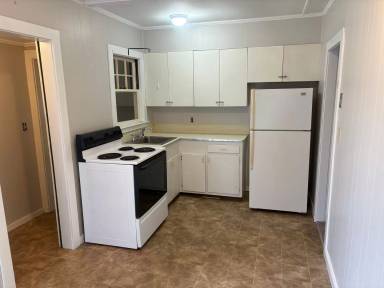 Main picture of 8 N Main St