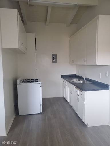 Main picture of 18522 Clark St