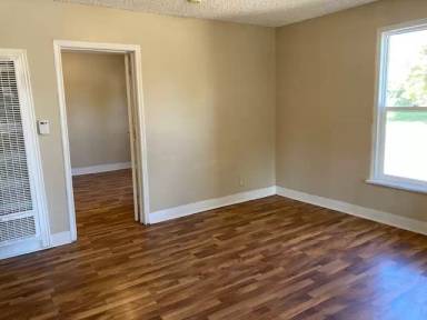 Main picture of 1824 5th Ave