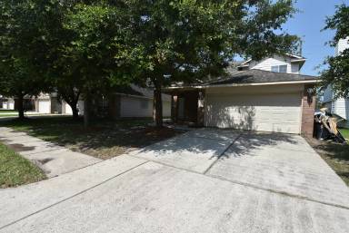 Main picture of 21603 Falvel Lake Dr