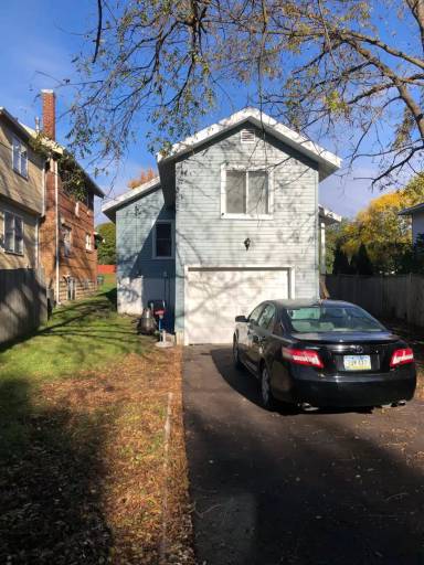 Main picture of 2115 W 4th St