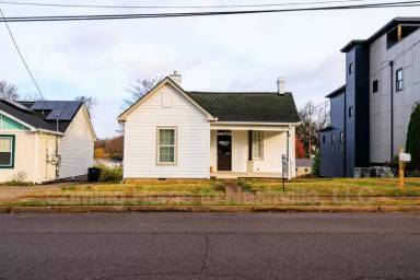 Main picture of 1111 Glenview Dr