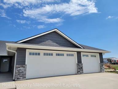 Main picture of 4512 W 34th St N