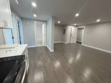 Main picture of 328 Bank St