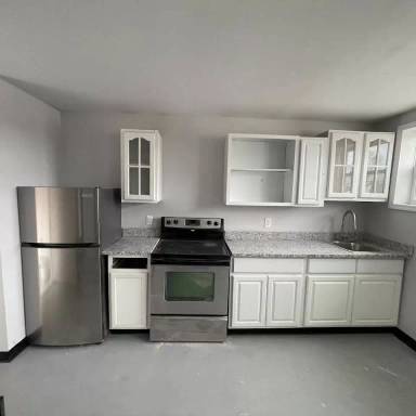 Main picture of 335 W Maple St