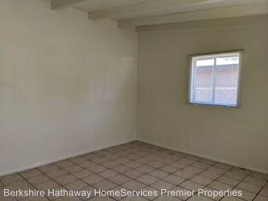 Main picture of 3919 E Lind Rd