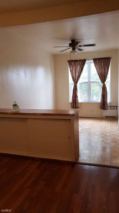 Main picture of 2150 E 1st St