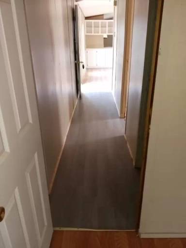 Main picture of 121 Landing Ln