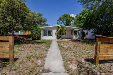 Main picture of 325 42nd Ave N