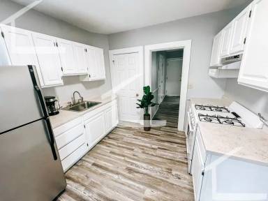 Main picture of 204 Banks St