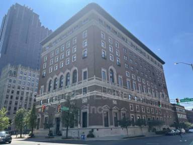 Main picture of 350 N Meridian St