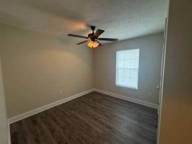 Main picture of 1517 Kenton St