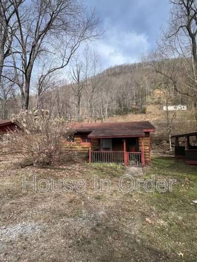 Main picture of 153 Cottage Dr