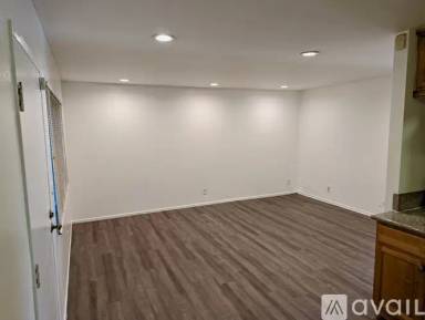 Main picture of 801 E Acacia Ave