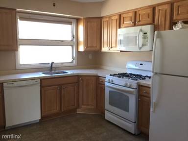 Main picture of 124 Spratt Ave