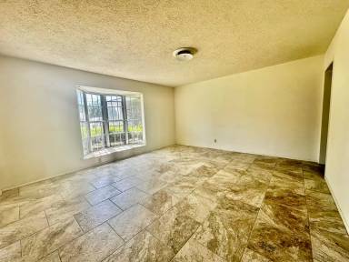Main picture of 104 Oakview Dr