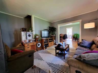 Main picture of 609 S Prairie St