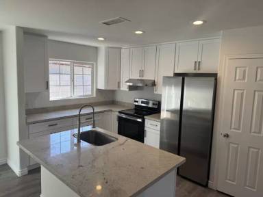 Main picture of 2702 E Juniper Ave