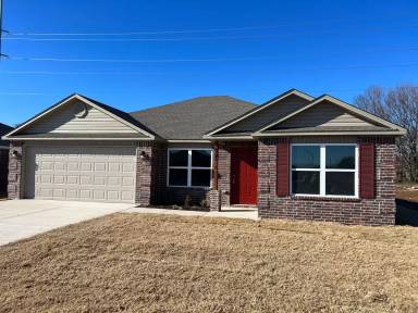 Main picture of 921 W Aiden Dr