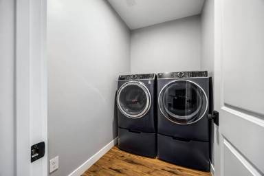 Main picture of 440 Battery Cir