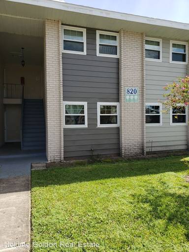 Main picture of 820 Sky Lake Cir