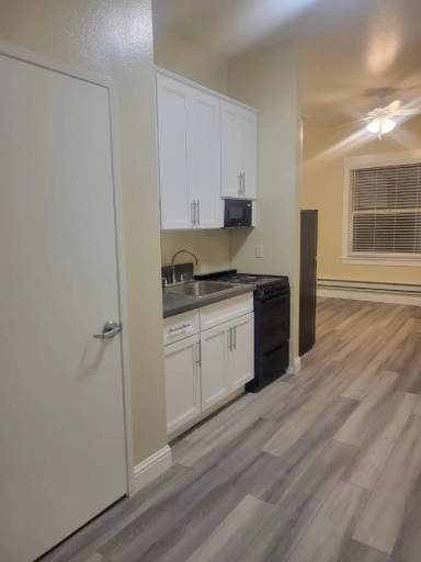 Main picture of 2070 University Ave
