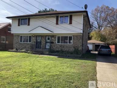 Main picture of 6126 W 130th St