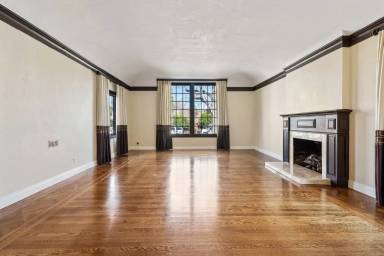 Main picture of 869 Glen Dr