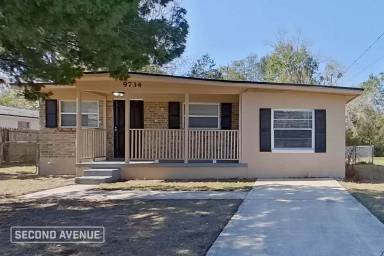 Main picture of 9734 Aberdare Ave W