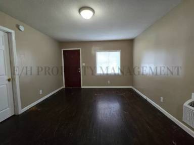 Main picture of 816 S Terrace Dr
