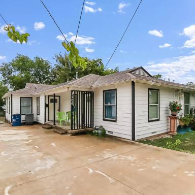 Main picture of 1104 S Gilpin Ave