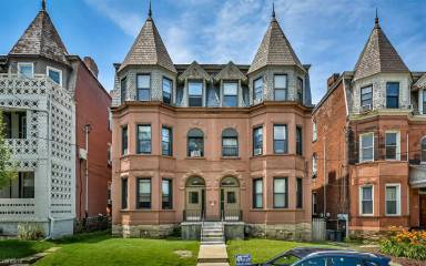 Main picture of 632 Summerlea St