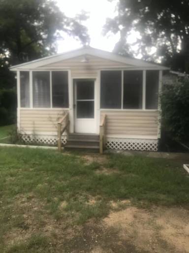 Main picture of 902 4th St S