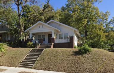 Main picture of 1731 S Quaker Ave