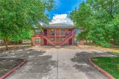Main picture of 1806 Woodsman Dr