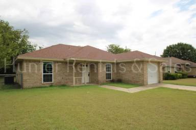 Main picture of 2604 Cross Timber Dr