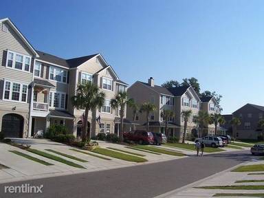 Main picture of 2878 Woodland Park Dr