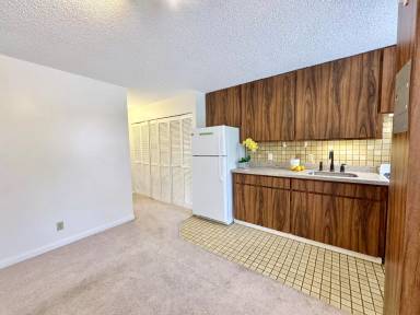 Main picture of 1036 Green St