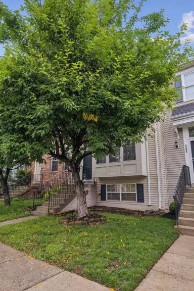 Main picture of 8233 Ramseur Pl