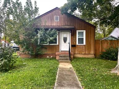 Main picture of 3909 Peachtree Ave