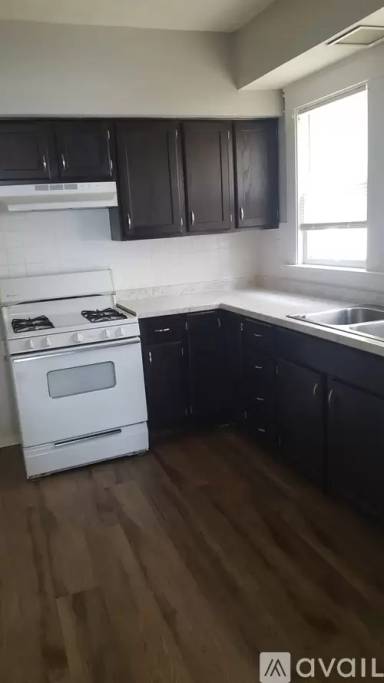 Main picture of 1026 W 30th St