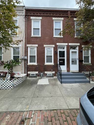 Main picture of 794 Line St